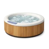 Um jacuzzi redondo exterior com revestimento em madeira
